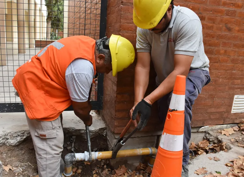El Gobierno contrata empresas para solucionar los problemas de gas en las escuelas