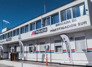 Tres policías detenidos acusados de golpear a un albañil en la comisaría