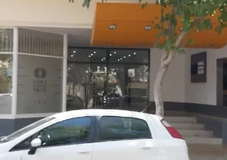 Robaron dinero y celulares en una clínica céntrica