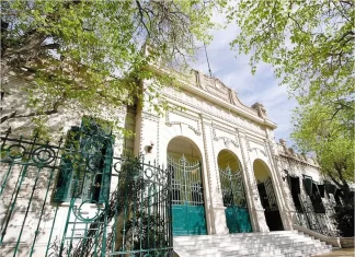 Robaron la moto de un profesor en la puerta de la escuela Normal Sarmiento
