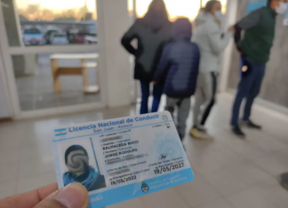 Preocupación por la falta de plásticos para carnets en EMICAR