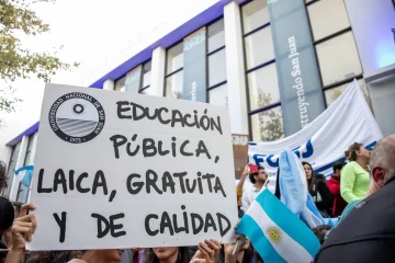 marcha-UNSJ-foto-archivo-360x240