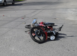 Caucete: una pareja de ladrones le robó la moto a un policía y después chocaron