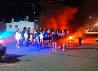 Albardón: vecinos cortaron una calle en protesta por falta de agua