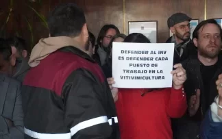 Trabajadores del INV se manifiestan en contra de la desregulación