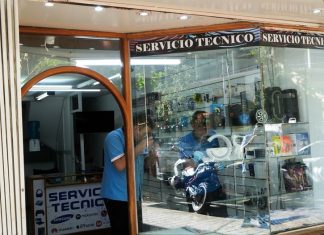 Un ladrón entró a robar a un local céntrico a través del gabinete de gas