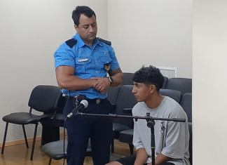 Un joven de 21 años recibió prisión domiciliaria por golpear repetidamente a su pareja