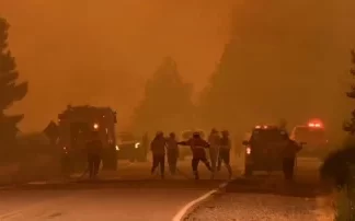 Chubut: el fuego llegó hasta la Ruta 40 y ya hay más de 3000 evacuados