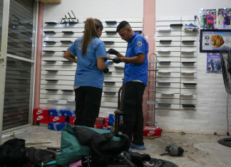 Desvalijaron una tienda de ropa en el centro de Villa Krause