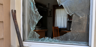 Chimbas: una mujer fue imputada por entrar a la casa de su hermana y causar destrozos
