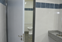 Hallaron un feto en el baño de una escuela de Rivadavia