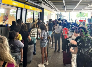 Flybondi sigue suspendiendo vuelos y trabaja con un solo avión operativo