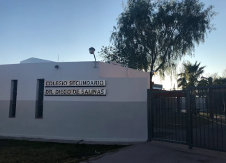 Rivadavia: dos alumnos se pelearon afuera de la escuela e interrumpieron el tránsito