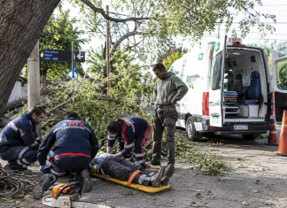 Dieron el parte medico del operario de Capital que quedó en coma tras un accidente laboral