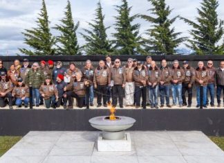 La Selección Argentina regaló una camiseta firmada a Veteranos de Malvinas
