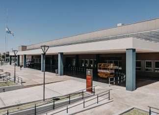Un niño se ahogó con comida y fue reanimado por un policía
