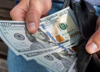 El dólar oficial subió $20 en agosto y cerró a $1.530