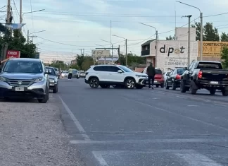 Rivadavia: un auto y una camioneta protagonizaron un fuerte choque